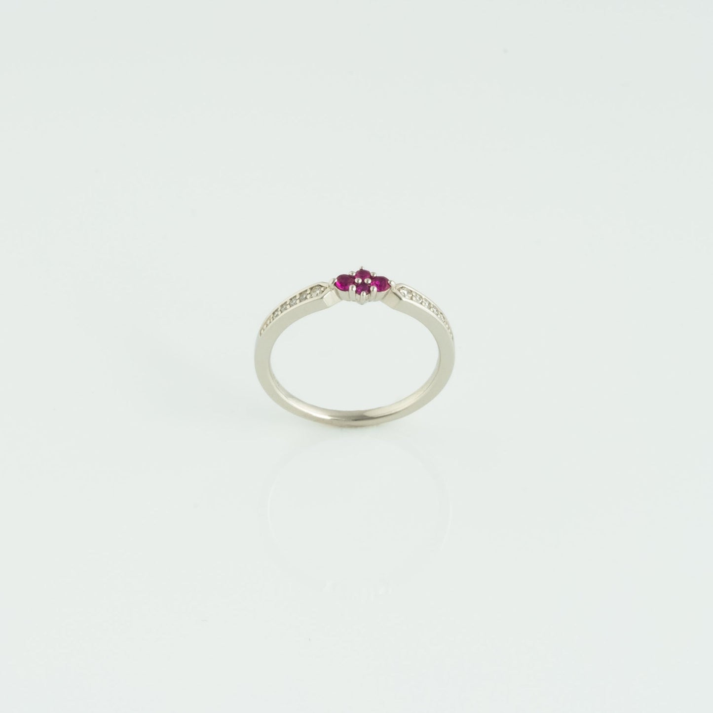 Est LiLas Pt950 Ruby Ring